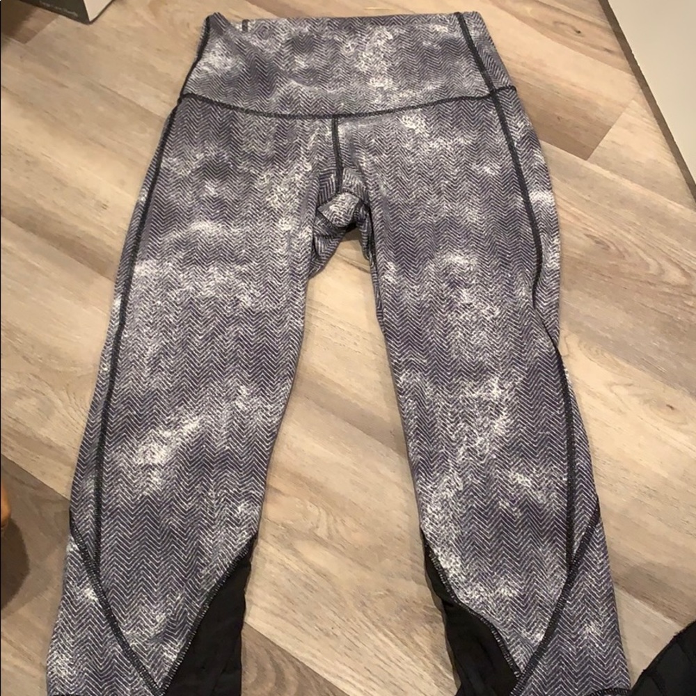 Lululemon crops